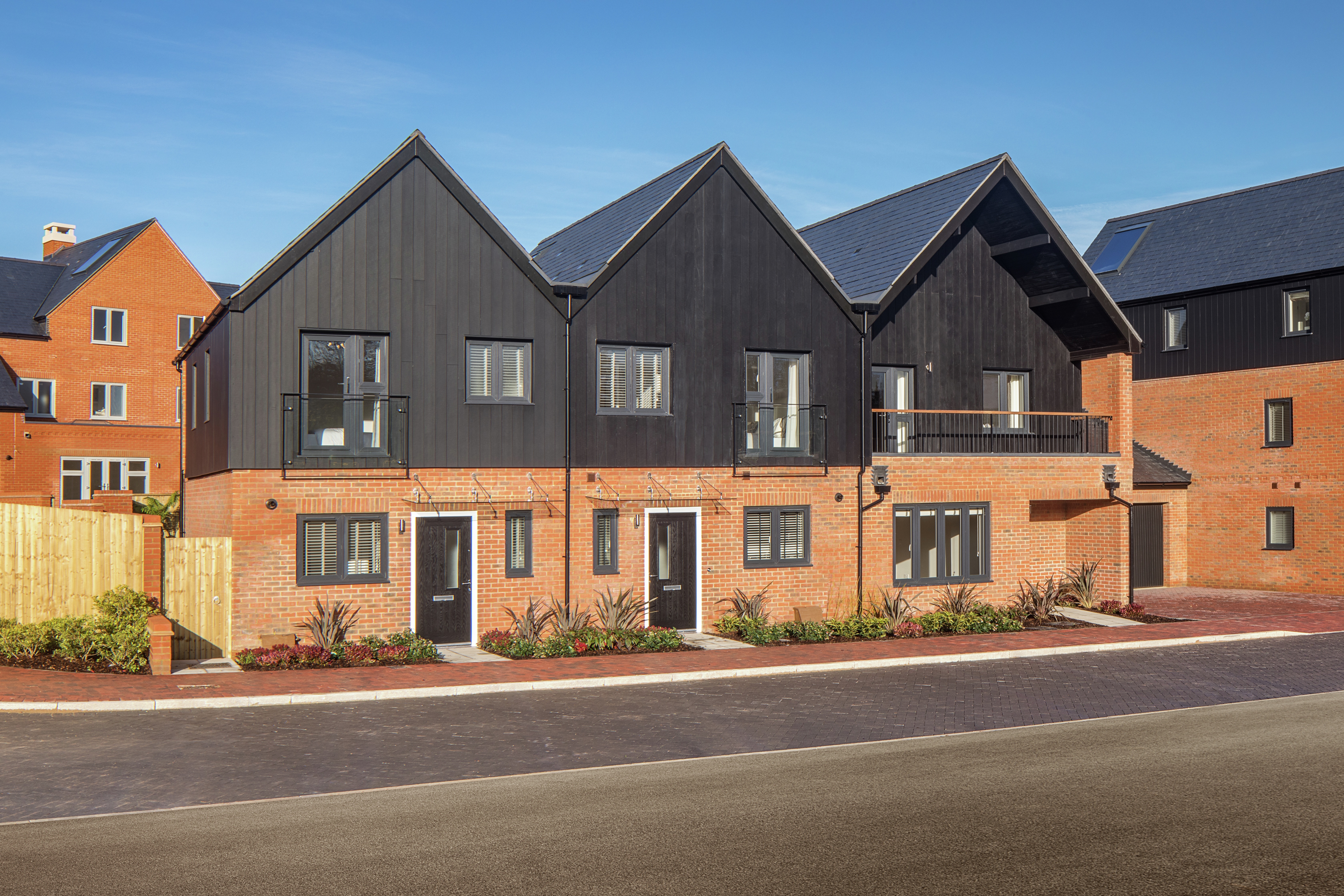 Vb1609287 7873 03 Plots109 113 Kings Barton Winterbourne Meadows Winchester Streetscene